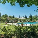 Albachiara 8, Emma Villa Cortona