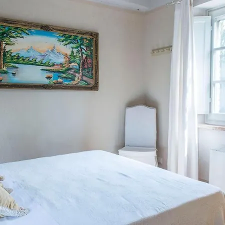 Albachiara 8, Emma Villa *