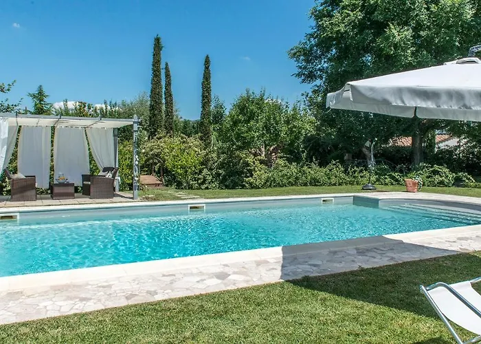 Albachiara 8, Emma Villa *