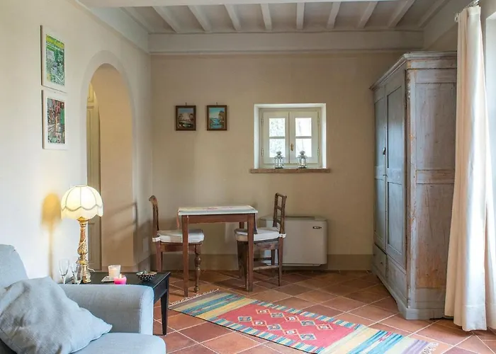 Albachiara 8, Emma Cortona