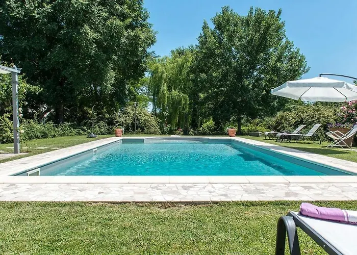 Albachiara 8, Emma Villa Cortona