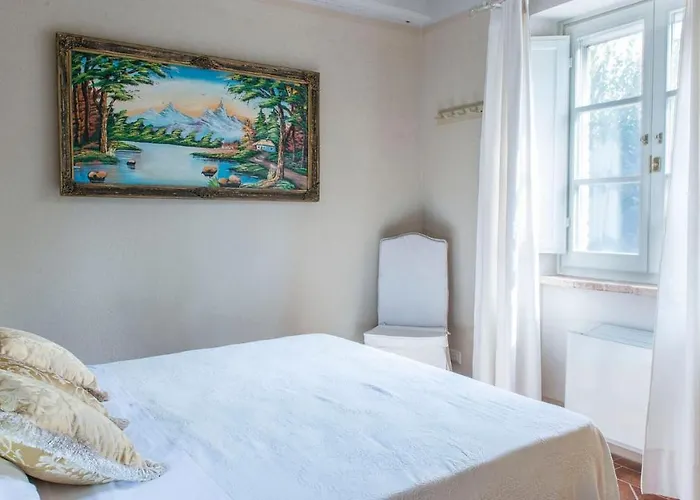 Albachiara 8, Emma Villa *