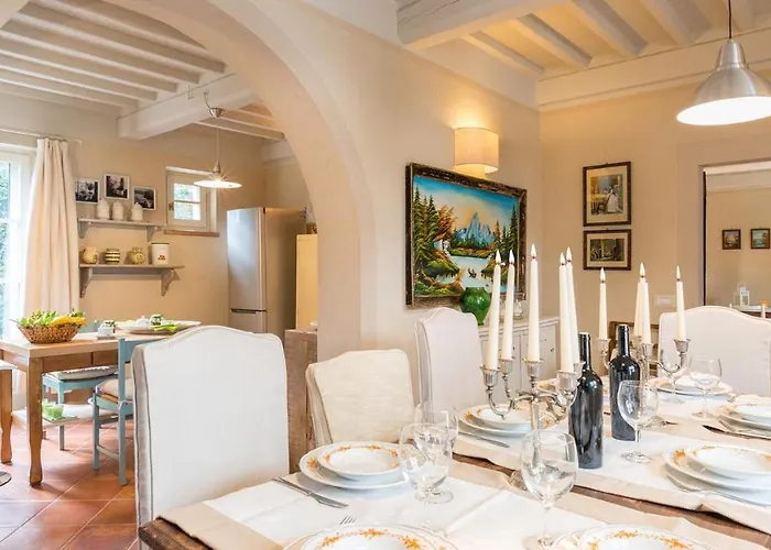 Villa Albachiara 8, Emma Cortona