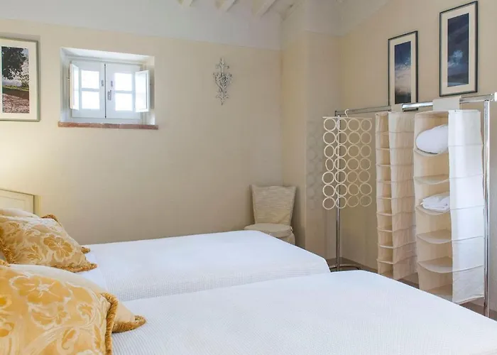 Albachiara 8, Emma Villa Cortona