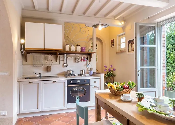 Albachiara 8, Emma Villa