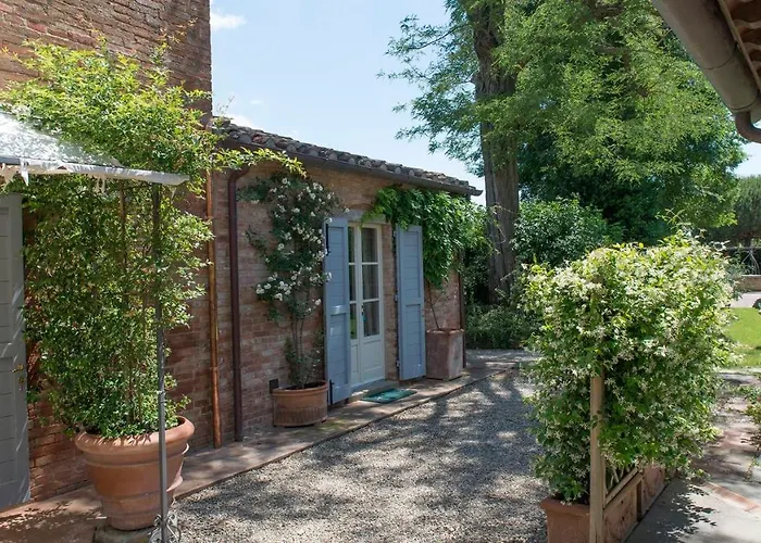 Villa Albachiara 8, Emma *