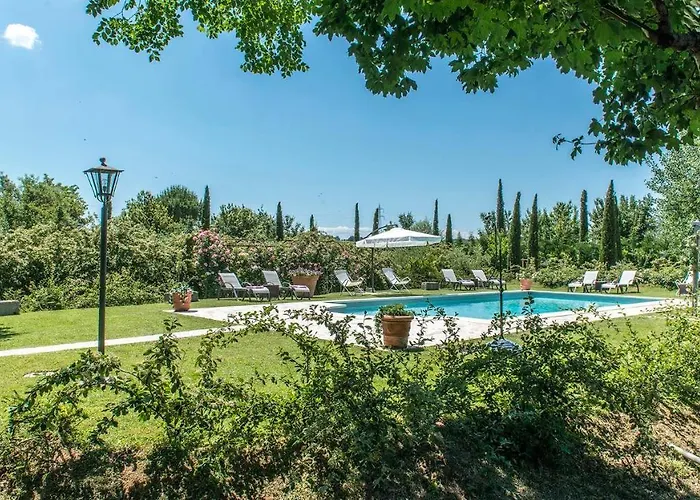 Albachiara 8, Emma Villa Cortone