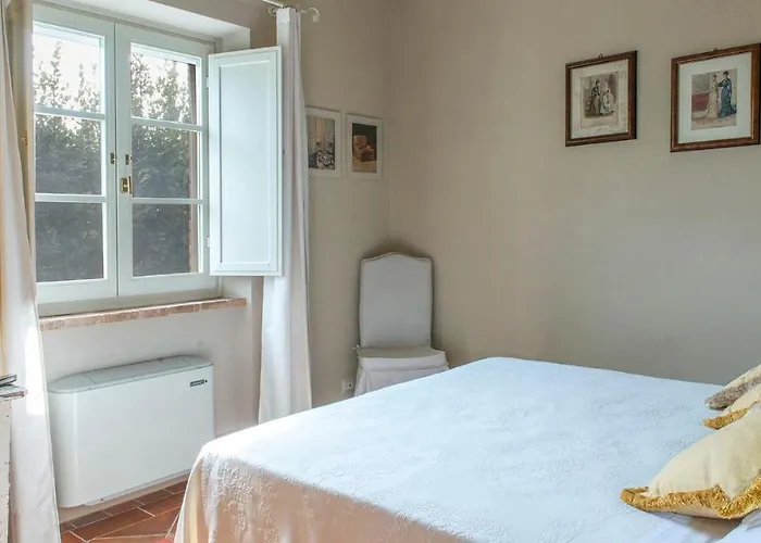 Albachiara 8, Emma Villa *