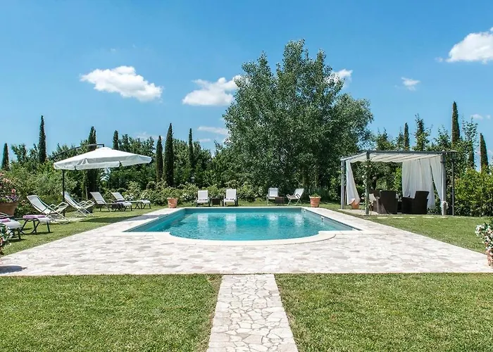 Villa Albachiara 8, Emma Cortona